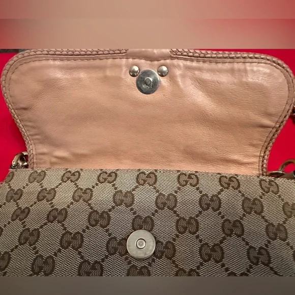 GUCCI Brown & Tan Monogram Canvas and Tan Leather Shoulder Bag (257032.204990) - Picture 6 of 15